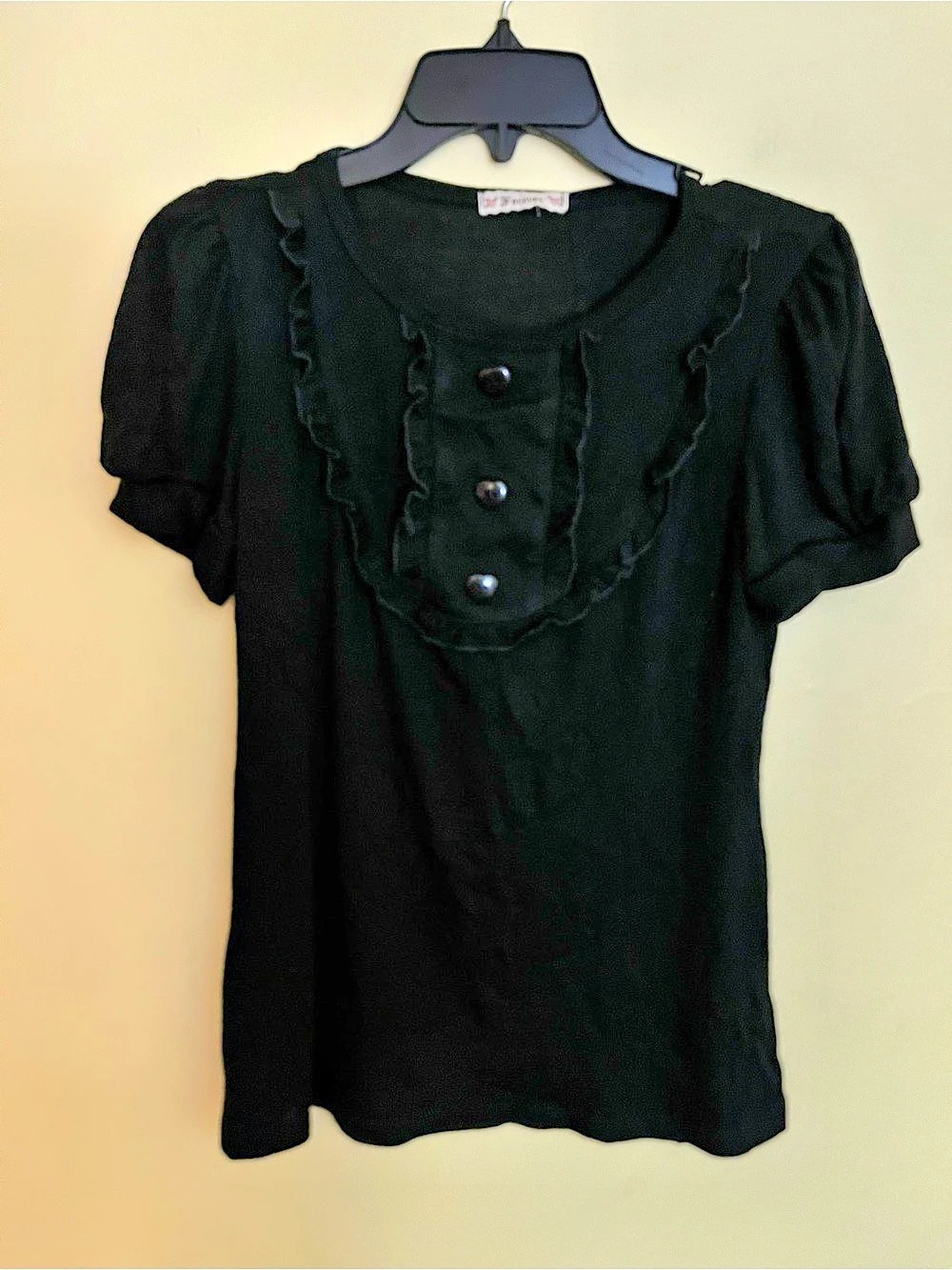 Forever 21 Ruffle Front Top in Black Size Large NWT
